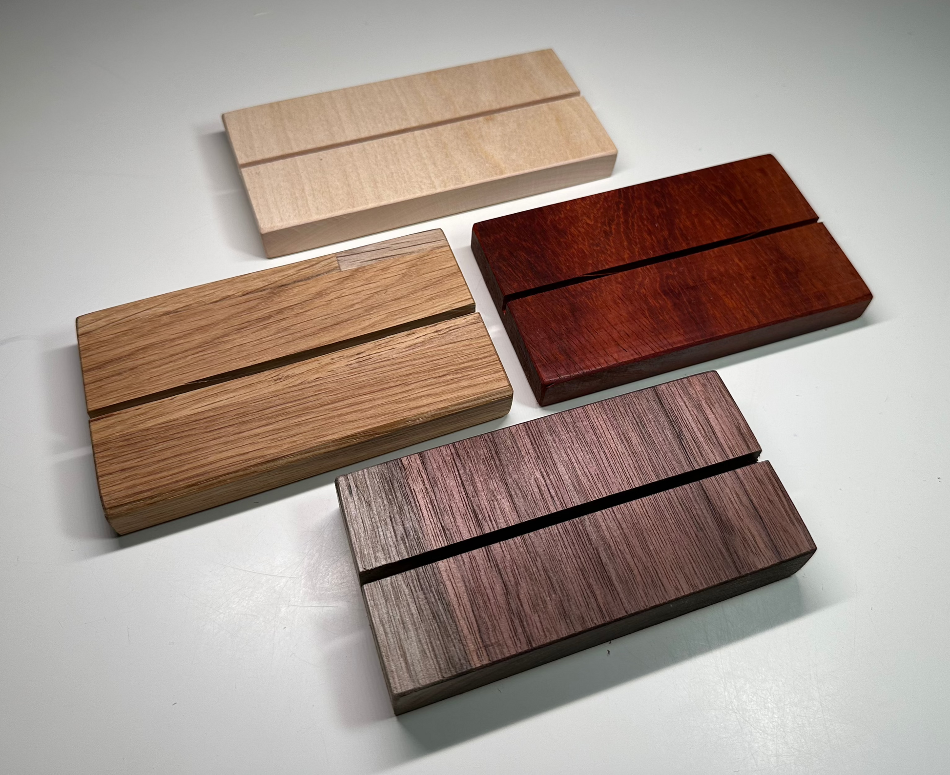 Houten sokkel voor cadeau voor peter, meter, oma, opa, juf of meester
